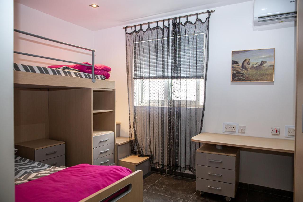 Апартаменты Dolmen Court Flat 10, Qawra Сент-Полс-Бей Экстерьер фото