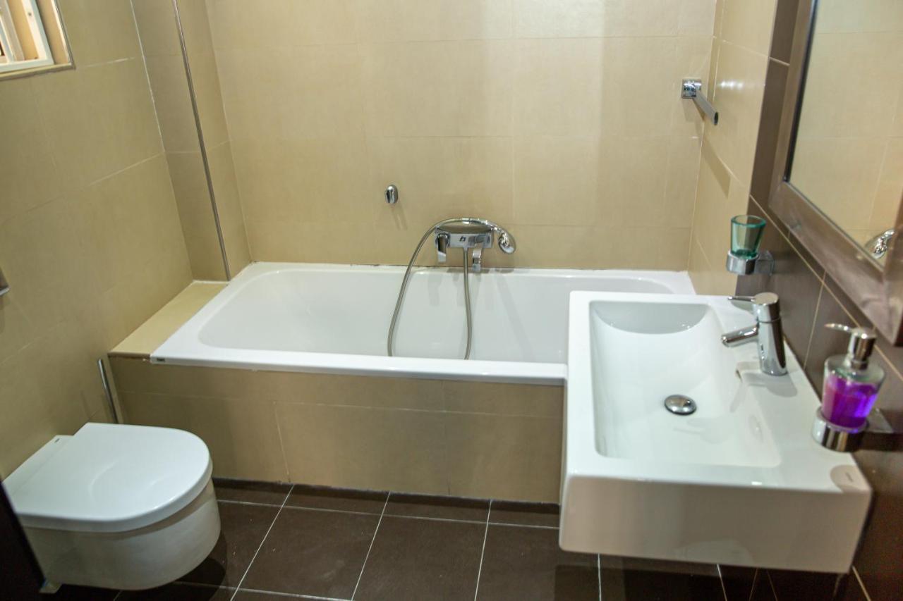 Апартаменты Dolmen Court Flat 10, Qawra Сент-Полс-Бей Экстерьер фото